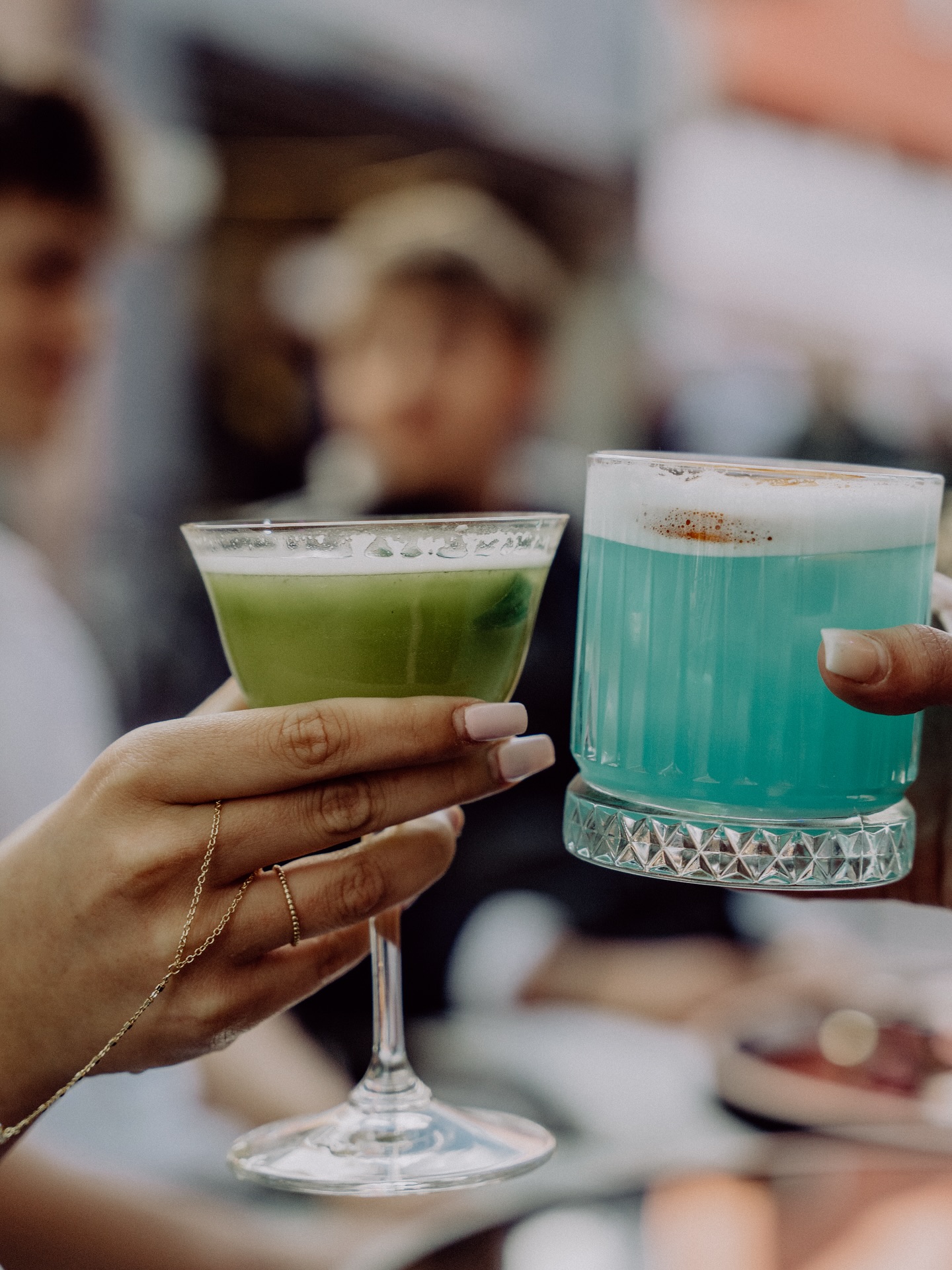 Cheers im NOYA – Cocktails