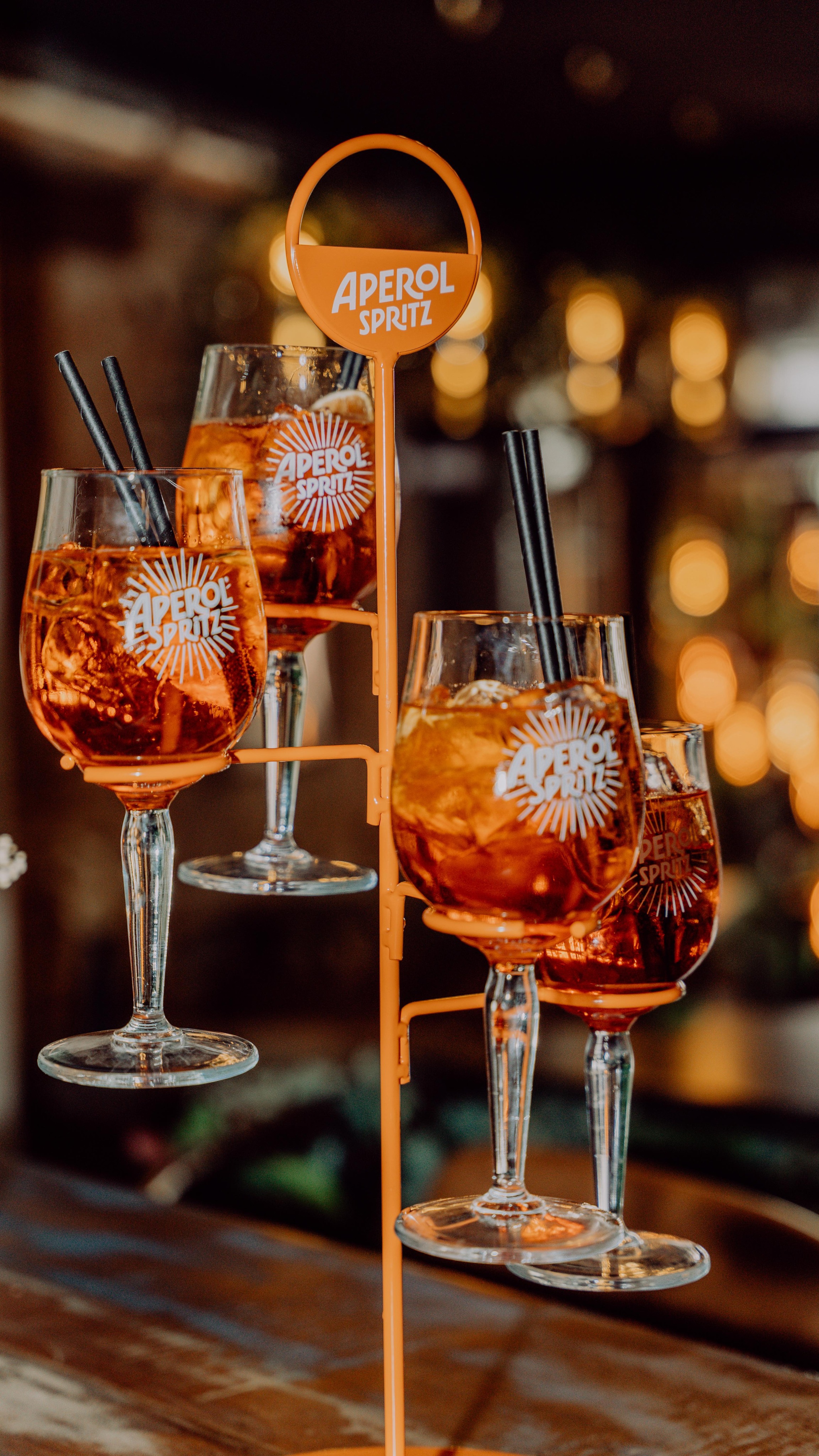 Aperol Spritz Tree – vier Gläser